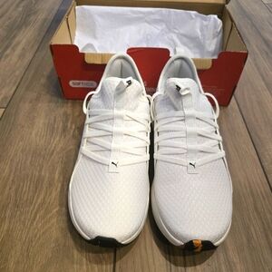 BRAND NEW Never worn Women's Puma softride sophia 2 white size 6.5